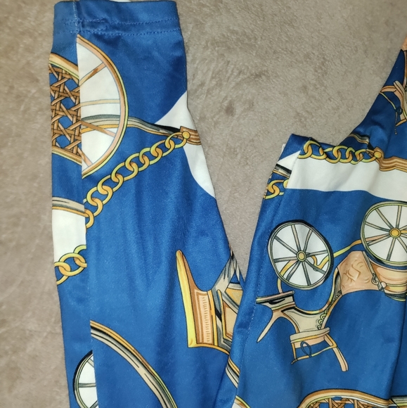 🆕Fashion Nova | Womens Blue & Gold Chain Link Print Leggings Size XS - Picture 2 of 10